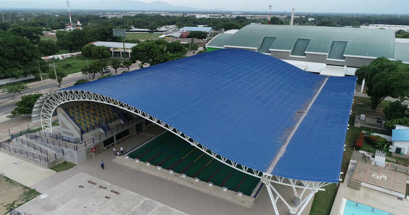 Vista aérea de un escenario deportivo cubierto de Valledupar